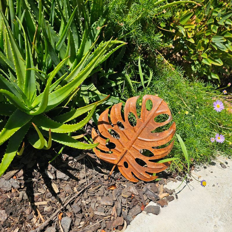 Monstera Leaf Small - Cast-Iron Garden Stake
