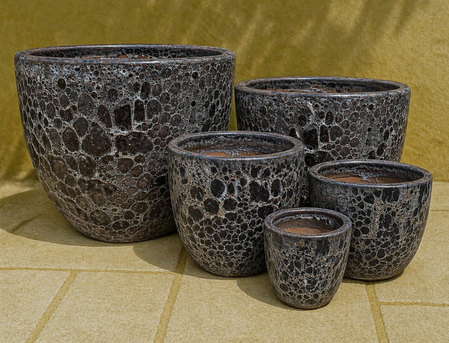 black bubble plant pot Ceramic Tall Round Pot
