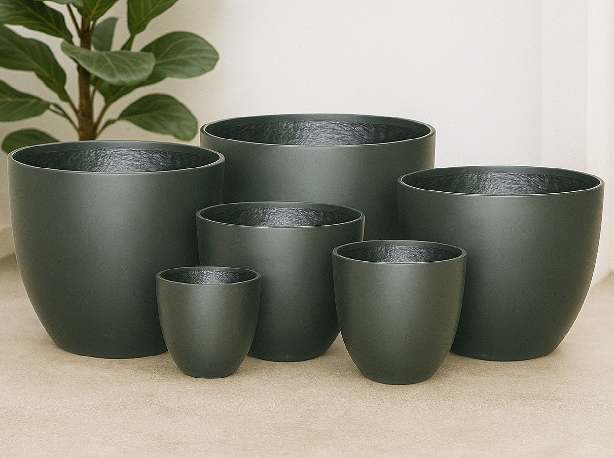 Egg Fibreglass Pot - Matt Black