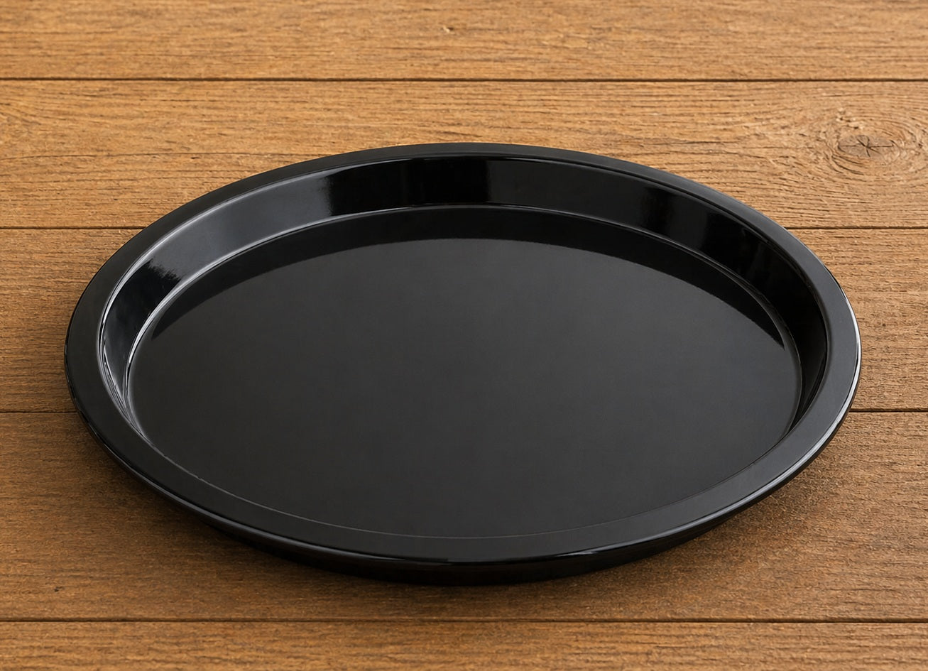 Round Rim Fibreglass Saucer - Gloss Black