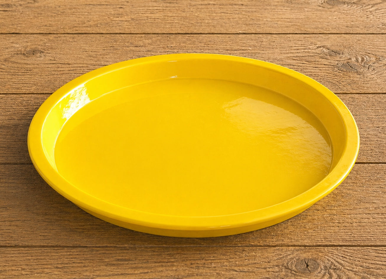 Round Rim Fibreglass Saucer - Gloss Yellow